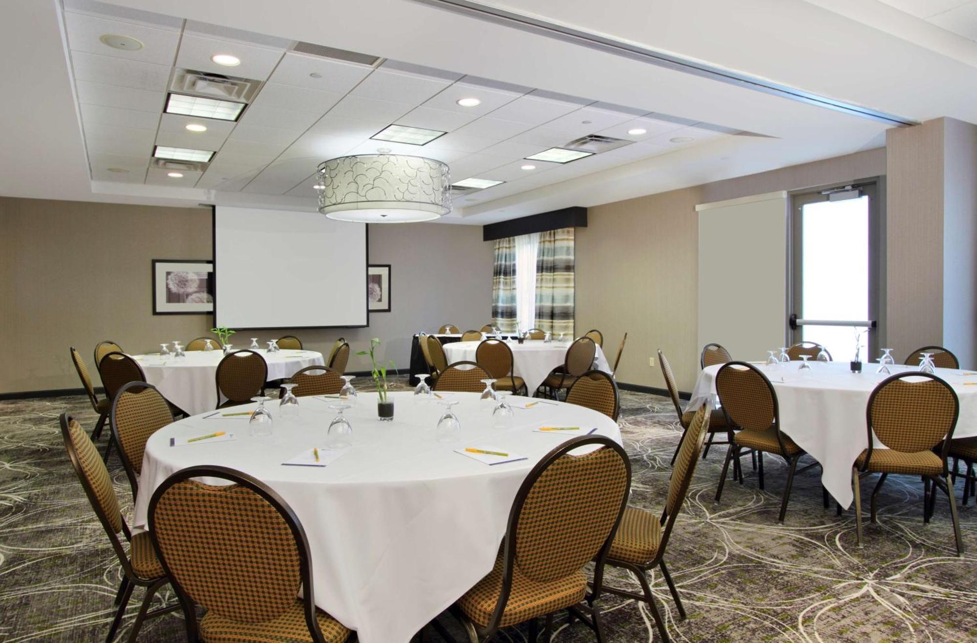 Hilton Garden Inn Columbus-University Area Exterior foto