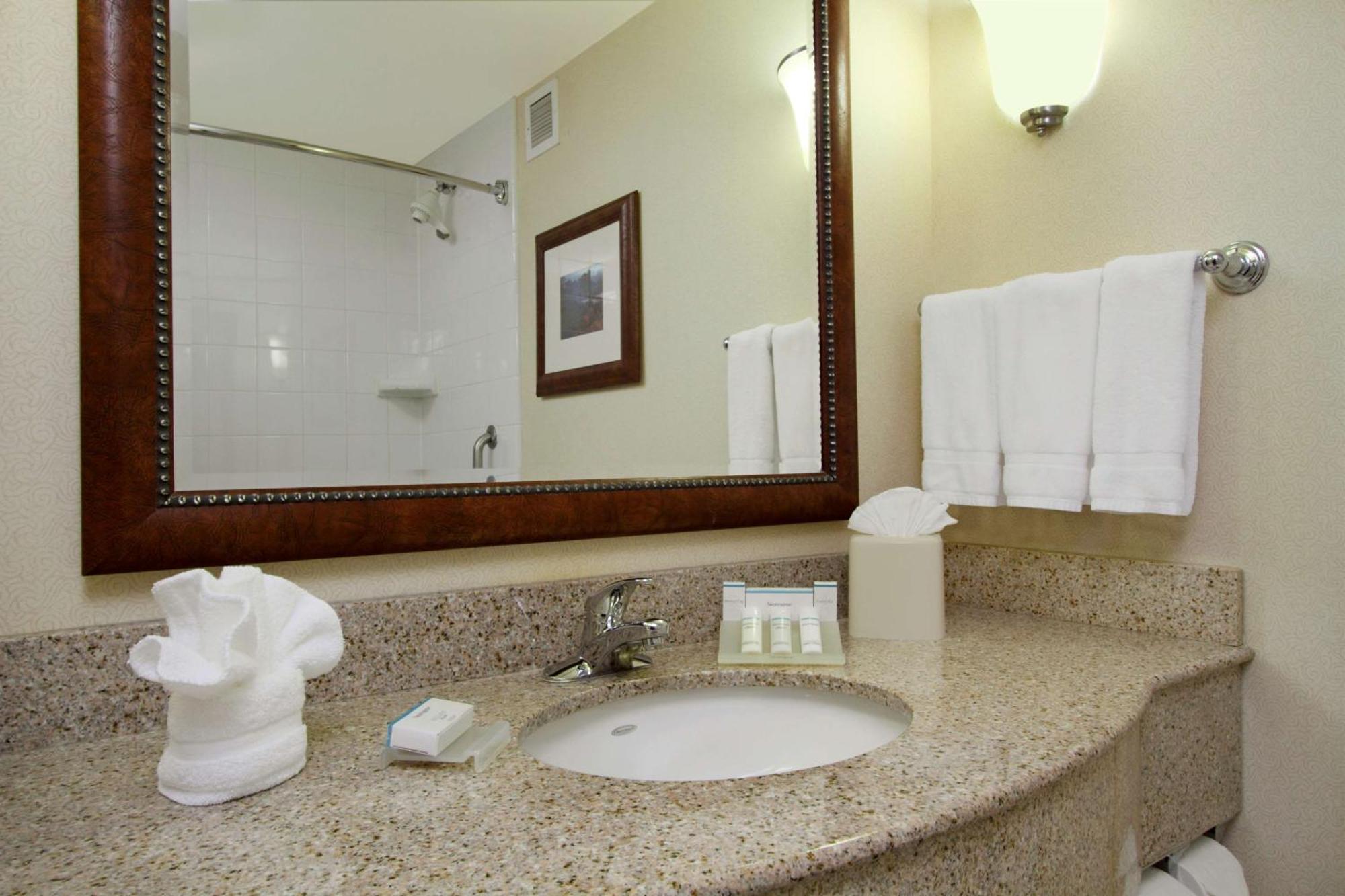 Hilton Garden Inn Columbus-University Area Exterior foto